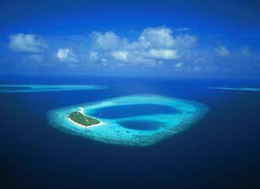 Nanwei Dao (Spratly Island) - 南沙群岛的南威岛1